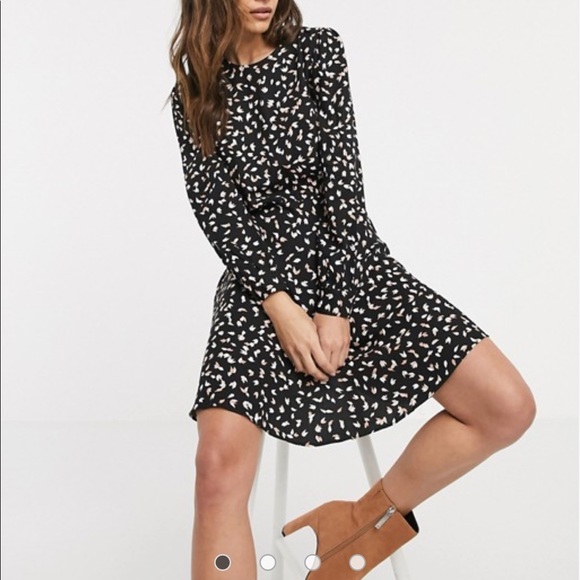 ASOS Dresses & Skirts - Warehouse mini swing petal dress black sz 4 NWT